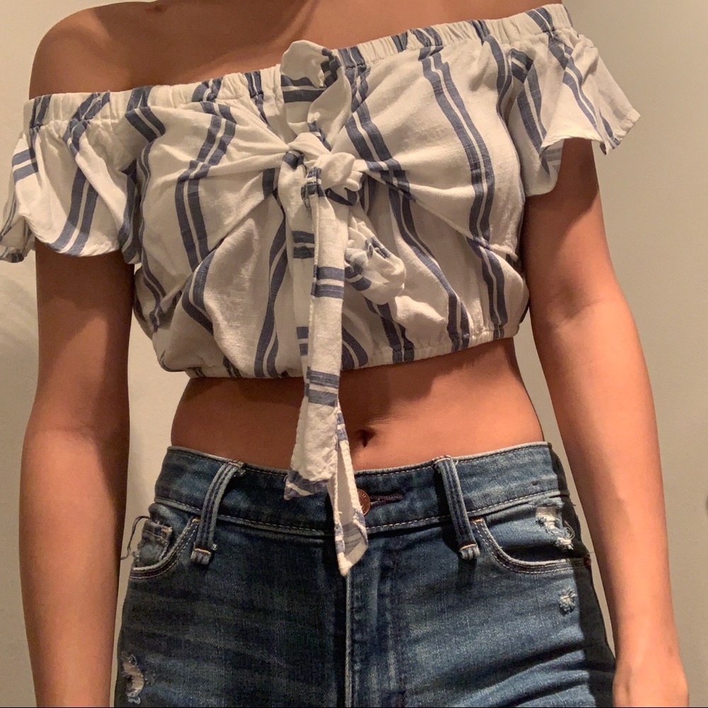 PacSun off the shoulder shirt